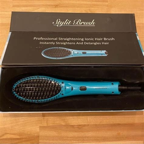 You need this hair straightening brush By: @kokoandchanel